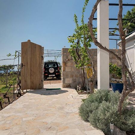Holiday Home Vineyard House Бол Экстерьер фото